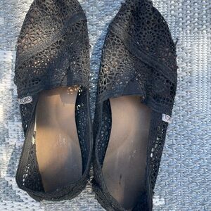 TOMS Women's Black Lace Flats